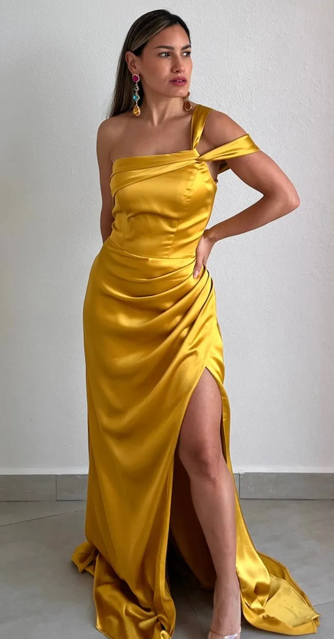 Elegant Admiration One-Shoulder Satin Formal Gown